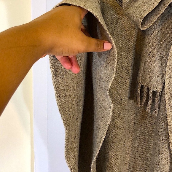 Vintage Aztec South American Art Printed Wool Fringe Blanket Cap --- One… - Picture 10 of 16